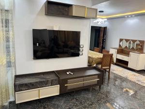 Three bedrooms apartment for Stars near city stars