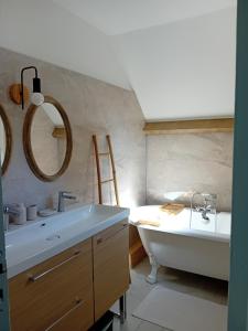 Maisons de vacances Gite Evasion Correzienne : Maison 3 Chambres
