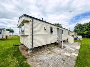Homely 8 Berth Caravan At Valley Farm Nearby Clacton-On-Sea Ref 46623V - Great Clacton