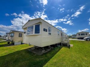 Brilliant 8 Berth Caravan At Reighton Sands Holiday Park, Haven Ref 61053Rc