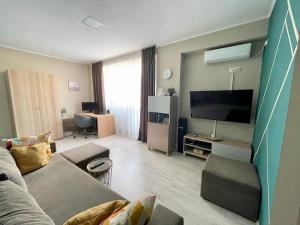 Demure Terrace Apartment