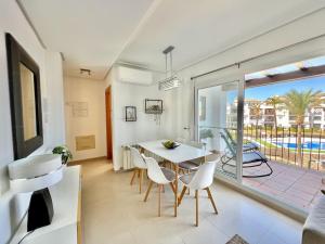 Stunning apartment with overflow pool and golf view