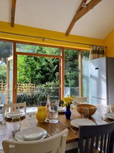 Roses Cottage and Studio