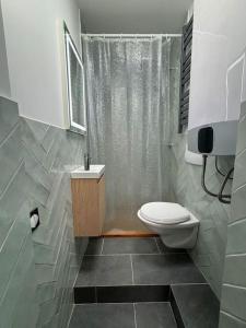 Villas R- Maison 6 chambres 3 min metro 10 lits PARC EXPO : photos des chambres