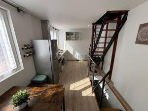 R- Maison 6 chambres 3 min metro 10 lits PARC EXPO