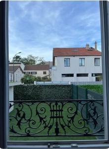 Villas R- Maison 6 chambres 3 min metro 10 lits PARC EXPO : photos des chambres