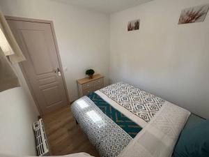 Villas R- Maison 6 chambres 3 min metro 10 lits PARC EXPO : photos des chambres