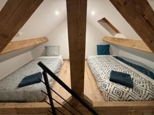 Villas R- Maison 6 chambres 3 min metro 10 lits PARC EXPO : photos des chambres