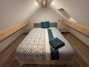 Villas R- Maison 6 chambres 3 min metro 10 lits PARC EXPO : photos des chambres