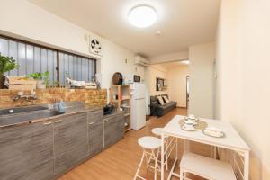 Osaka Kanzakigawa Royal駅徒步1分 "private house 3 bed rooms "一棟貸し宿
