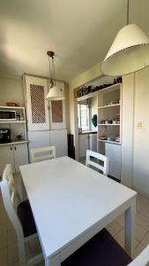 Depto 2 Dormitorios PLAYA CHICA con Cochera y Vista al Mar