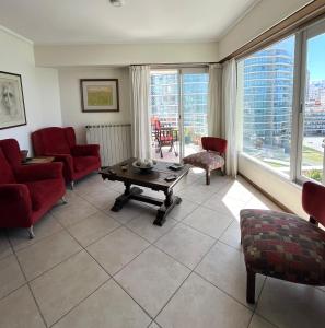 Depto 2 Dormitorios PLAYA CHICA con Cochera y Vista al Mar