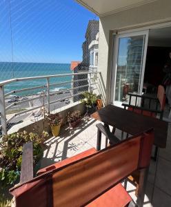 Depto 2 Dormitorios PLAYA CHICA con Cochera y Vista al Mar