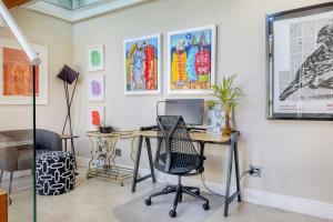 Solar-Power Green Point Village Retreat