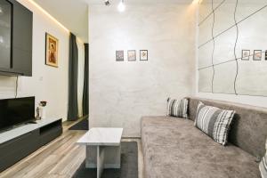 Tsar Simeon 65 Studio (With Parking space)