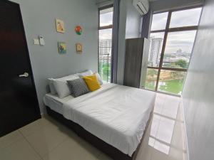 -Lake View- Mount Austin IKEA Toppen 10 mins - B187
