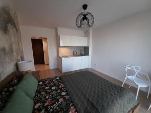 Ghetto Heroes Square View Apartment