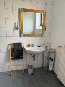 Moderne Wohnung mit Garten