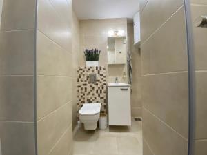 Svetao stan sa terasom blizu Ade - Casa 29