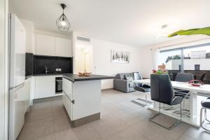 Bienvenue 2 piece clim parking