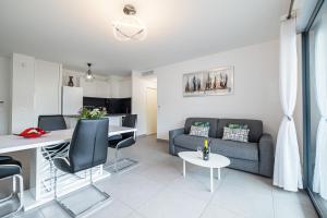 Appartements Bienvenue 2 piece clim parking : photos des chambres