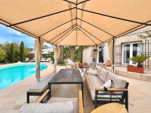 Appartements Charmant 2 pieces dans villa : photos des chambres