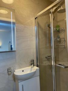 Grays Inn Road - Room 4