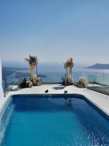Amazing Room on the Cliff with shared pool & Buffet breakfast