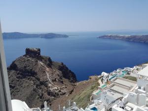Amazing Room on the Cliff