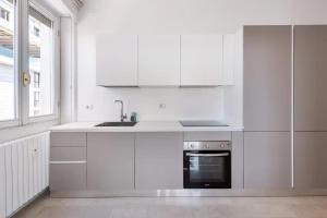 Amazing city center skyline apartment