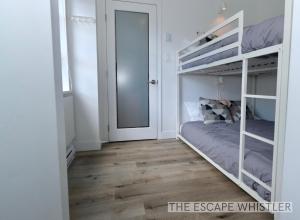 Top Rated 2BR 2BA Whistler Village Condo with Hot Tub & Parking
