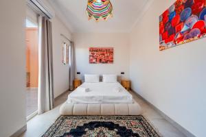 Cityscape Bliss Spacious & Sunny Apartment