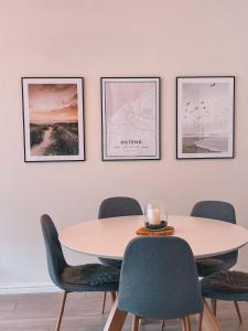 Vitamin Sea, in het centrum en naast de zee