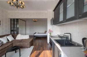 Budget Stay in City Center near NDK