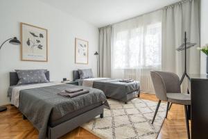 Modern and Calm 2BDRM Apt in City Centre