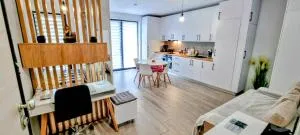 ATENEO - Studio DeLuxe MODERN Apartment, BIG Balcony, Plus FREE Parking - Arad
