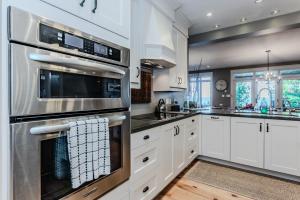 Michaels Luxury Cottage on Bruce Trail Starlink
