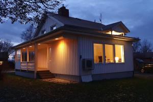 Stor villa på Teg i Umeå, nära centrum med parkering