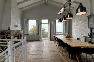 Iris Home - Megalochórion