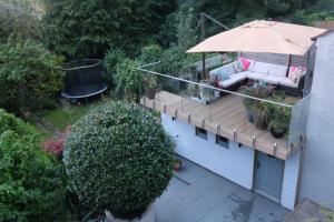 Lovely Large Garden Flat 23mins to Central London Four Bedrooms