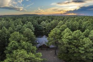 NewListing! 1-Mile Choctaw Landing, GameRoom, 6BR, Sleep-18, PET Friendly, HotTub, Play Structure, Smart TV, FirePit, Outdoor