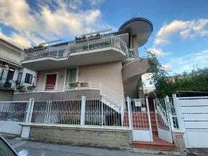 La Bouganville House - Liveri