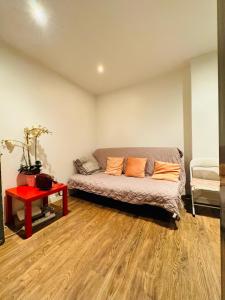 Prelep stan u srcu Pariza kod trga Republike!