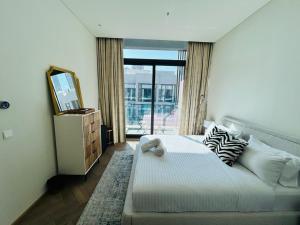 Premium 1BHK Apt In Signature living, JVC! Pool view