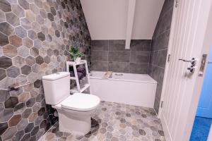 LUXURY SPACIOUS 2-BED & High Ceiling