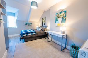 LUXURY SPACIOUS 2-BED & High Ceiling