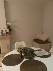 Rustieke studio met zeezicht