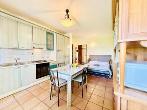 Little Italy Apt- piscina e relax al Lago di Garda