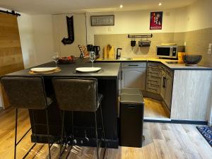 Appartements Cocon cosy appart romantique, jacuzzi piscine : photos des chambres