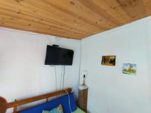 Comodo chalet, en una muy buena ubicación y rodeado de jardines